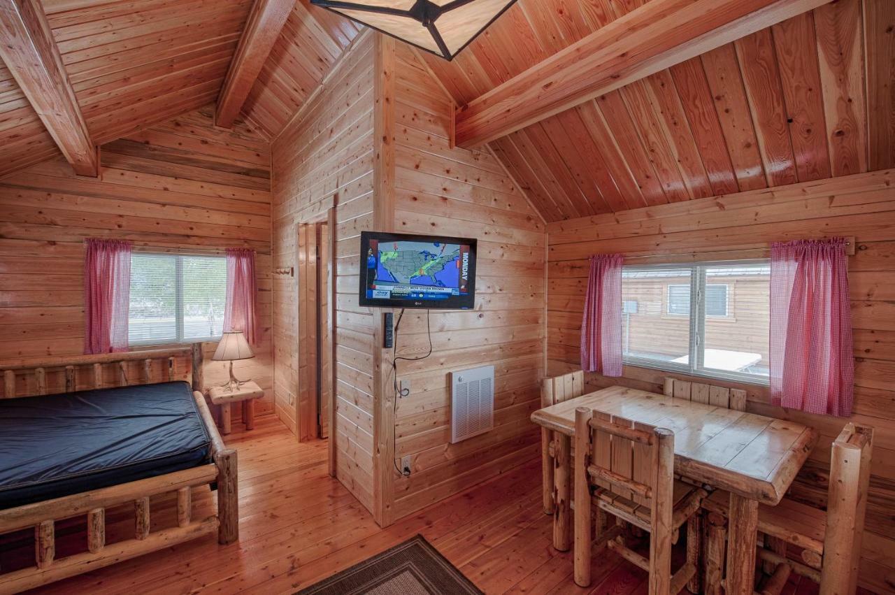 הוילה ווסט ילוסטון Yellowstone Grizzly Rv Park And Cabins מראה חיצוני תמונה